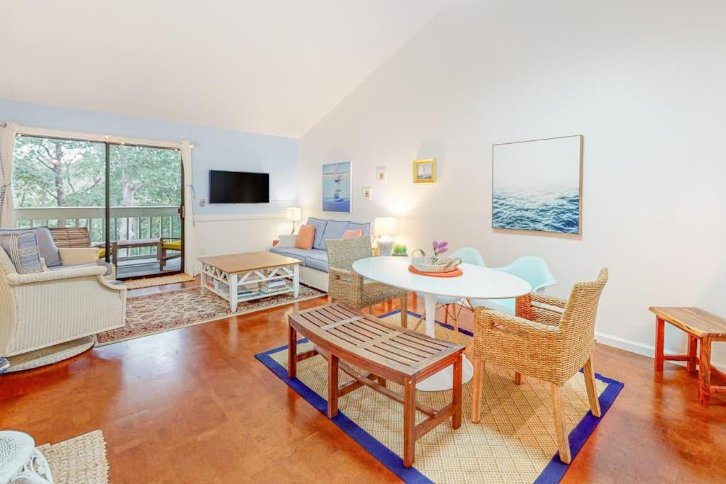 Brewster Apartment | Ocean Mandevilla