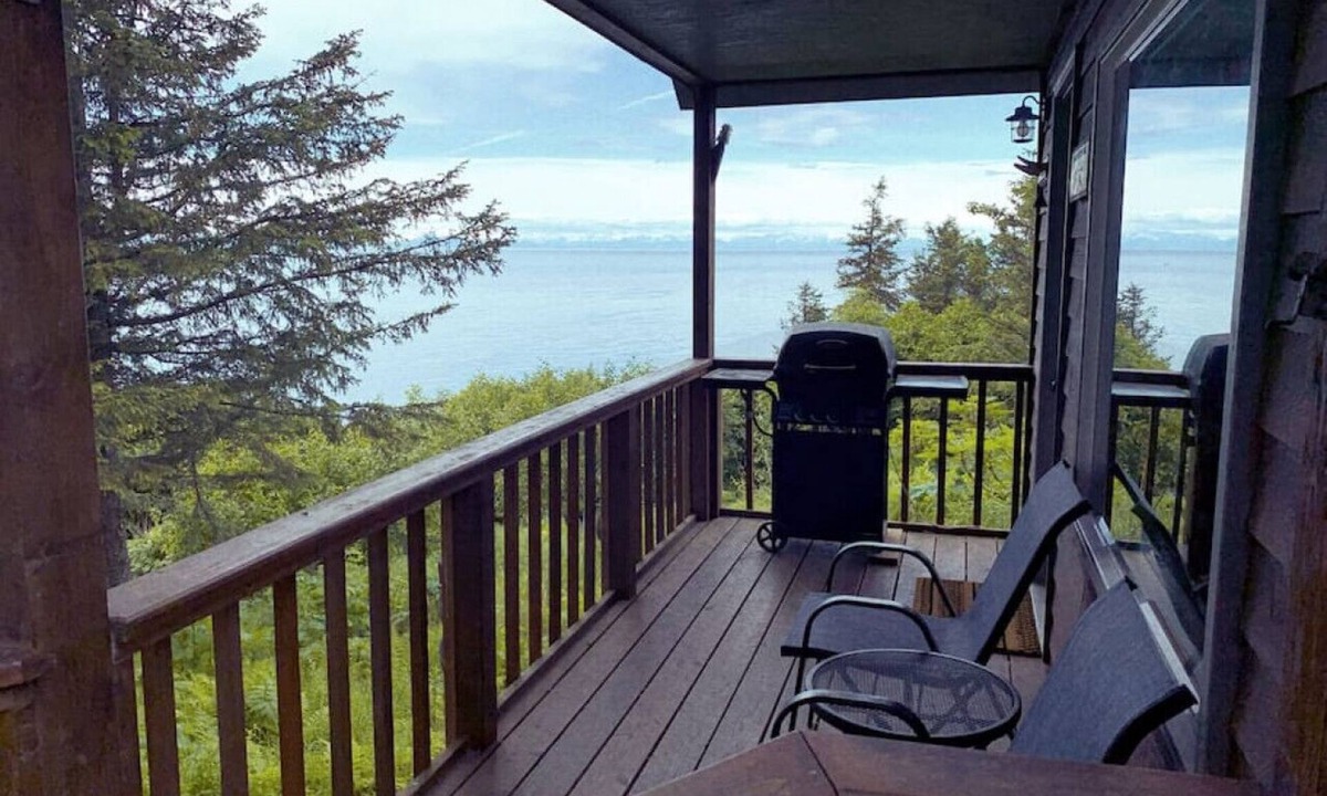 Anchor Point Cabin | Ocean-view Cabins on the Anchor Point Bluff