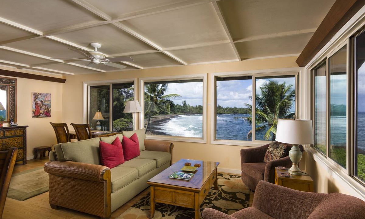 Hana Condo | Oceanfront #5 at Hana Kai Maui - 2 BR/2 BA Upper Floor Corner 100ʻ from Water!