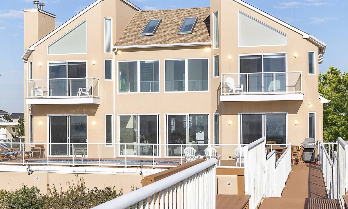 West Hampton Dunes House | Oceanfront 6-BR Beach House W/Pool & Hot Tub Facing the Ocean- Last Min Deals!