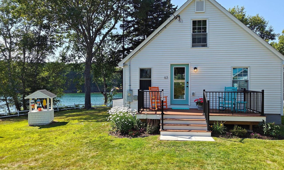 Mid-Coast and Islands House | Oceanfront Cottage w/Wharf, Kayaks & Sunset Views – Harpswell