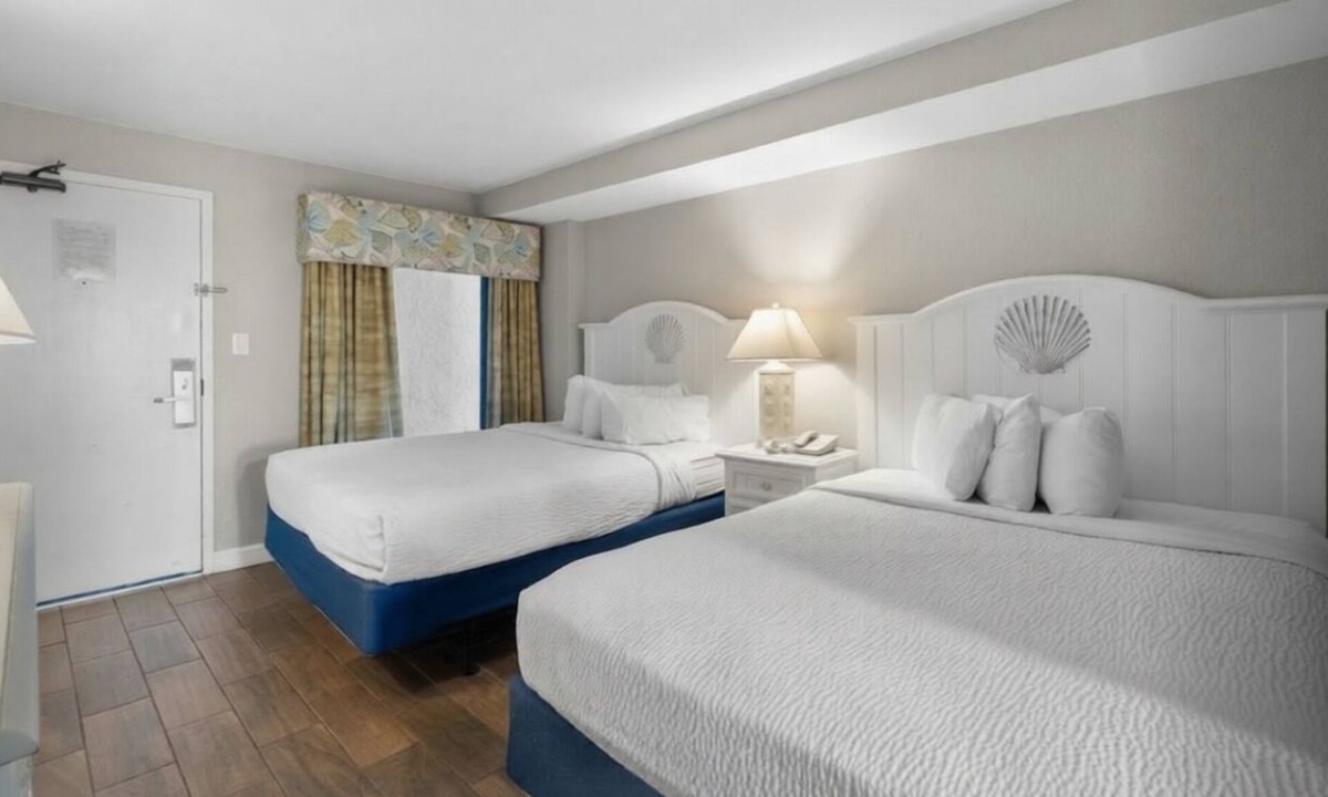 Myrtle Beach Hotel | Oceanfront Suite | Private Balcony | Myrtle Beach Views