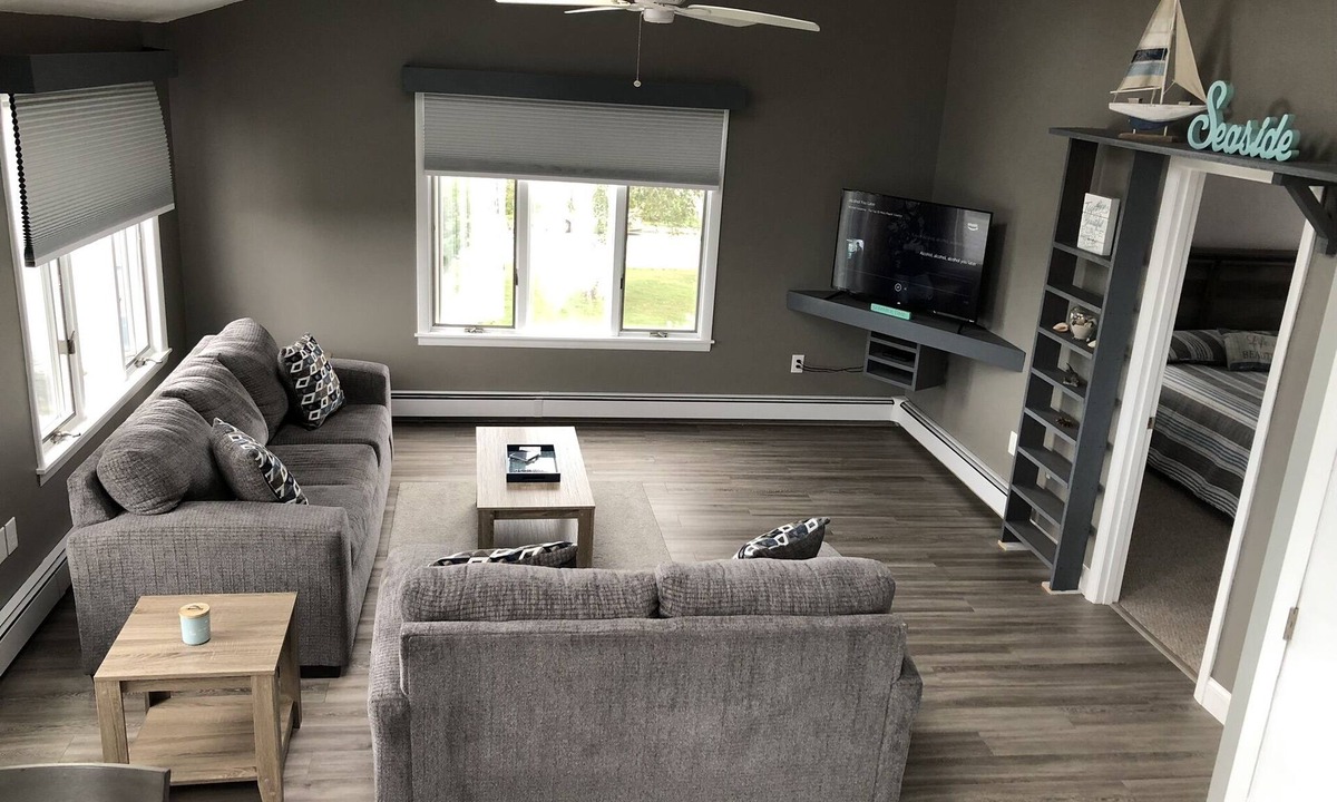 Eastward Look House | Oceanview 5 bedroom newly renovated large beach house walking distance to beach