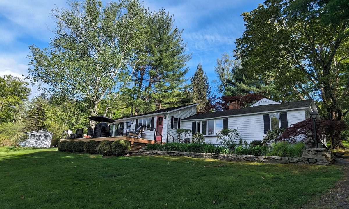 New Preston House | One of the Original Summer Cottages on Lake Warmaug