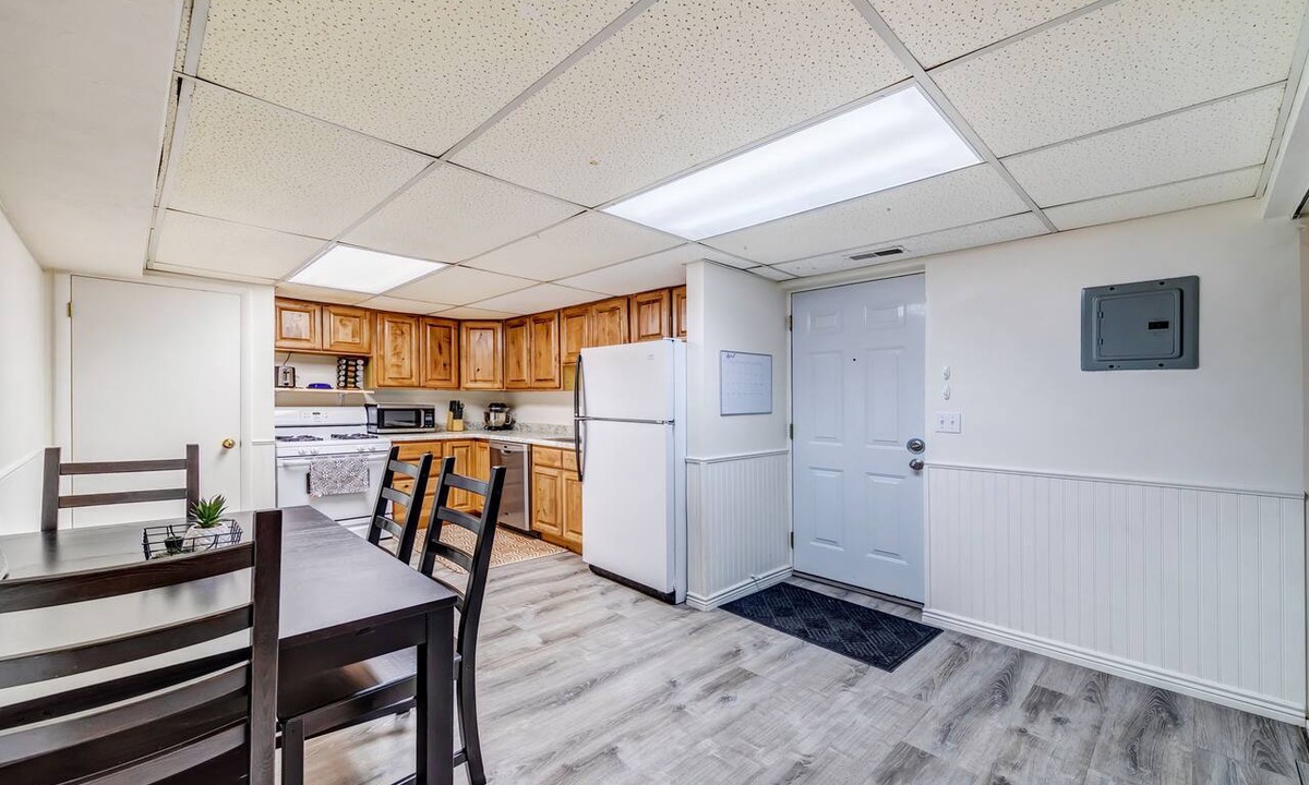 Scera Park South Apartment | Orem Lower Level Apartment w/Hot Tub access! 6 minutes to Provo Canyon