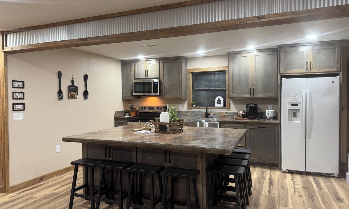 Dover House | OZARK RETREAT: SxS Paradise! Sleeps up to 12 - [SEE NIGHTLY RATE DETAILS BELOW]