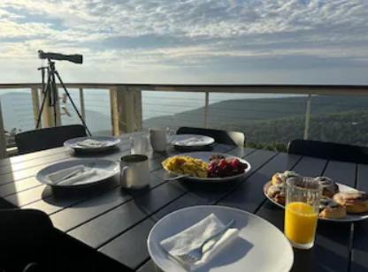 Nellysford Hotel | Panoramic Ski Slope Views, private sauna, dogs ok