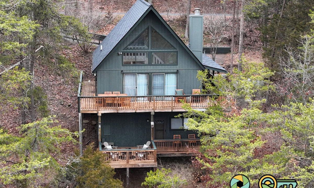Basye Ski Chalet | Par & Pine Lodge | Double decks w/fire pit!