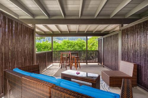 Kahalu u Resort | Paradise Bay Resort