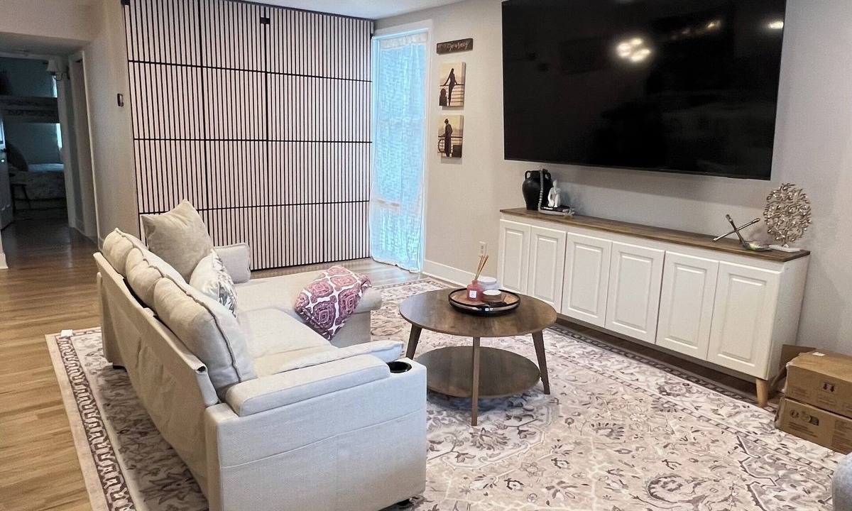 Falls Church Apartment | Paradise is a peaceful place to provide your staying comfortable.