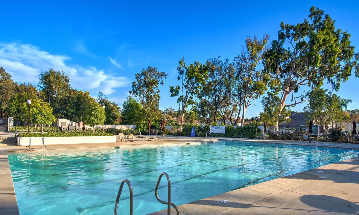 University Park House | Parkside Irvine House - Near Newport and Laguna Beaches: 1-story