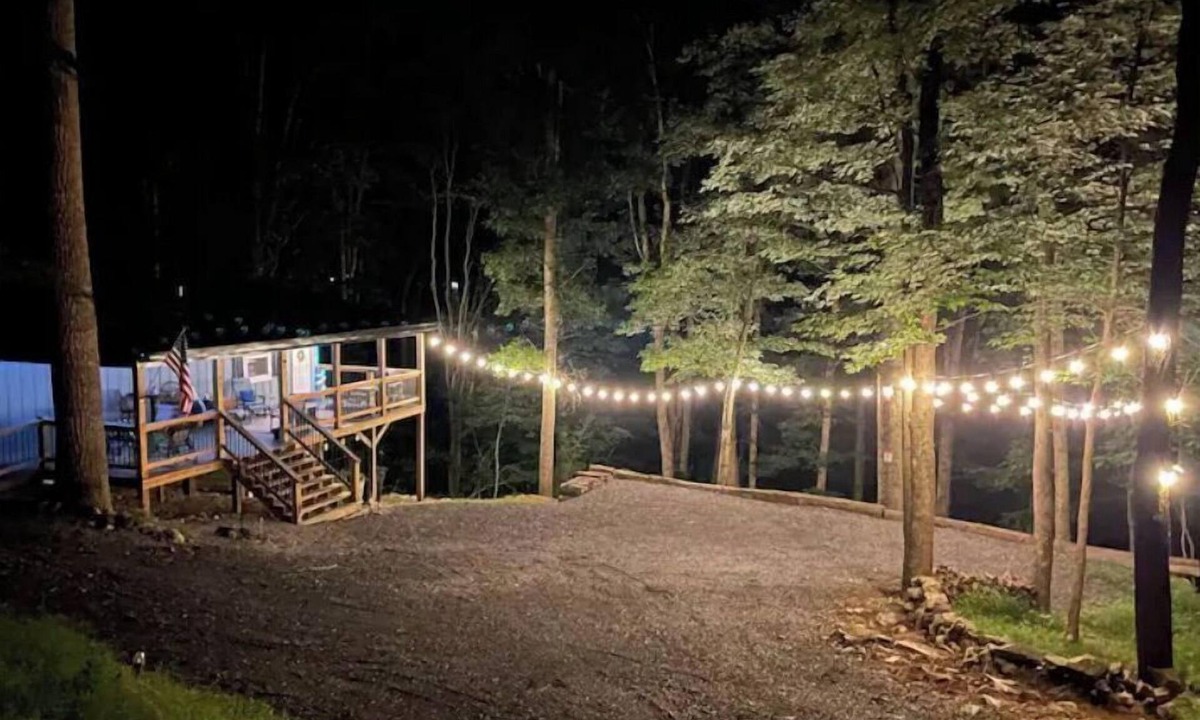 Wardensville House | Peaceful 2 bedroom cottage in Lost River w/stream