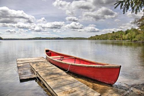 Winthrop House | Peaceful Fisherman's Paradise w/Deck + Fire Pit!