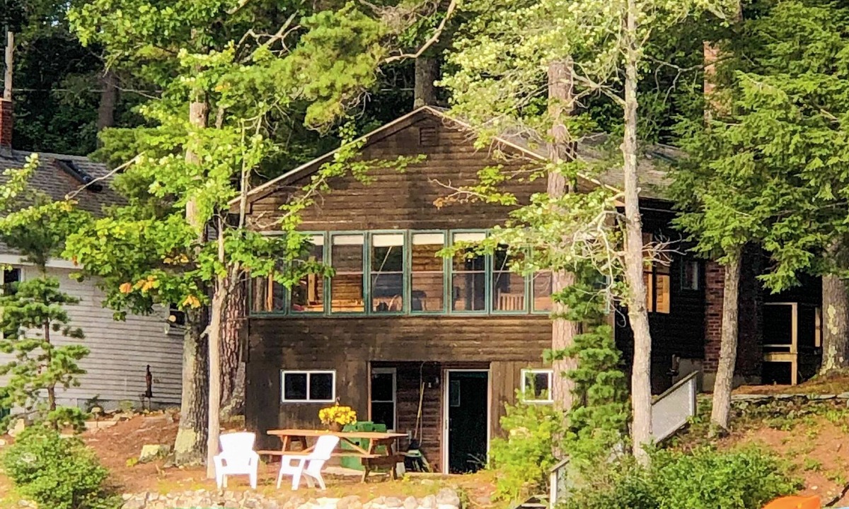 Gray Cabin | Peaceful Lakefront Cabin on Crystal Lake