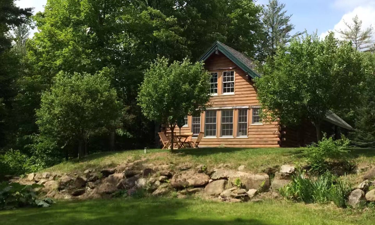 Groton Cabin | Peaceful Log Cabin in the Woods