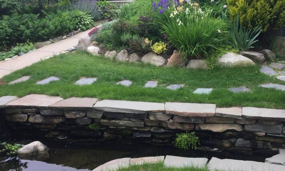 Munjoy Hill Apartment | Peaceful Oasis on Munjoy Hill 2nd flr 3BR parking