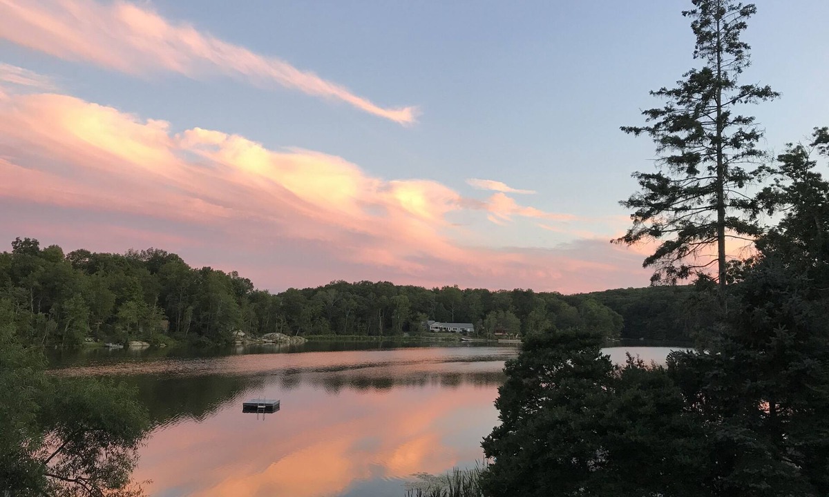 Holmes House | Peaceful & Quiet Lakeside Home with Hot Tub, Pool Table, Fire Pit