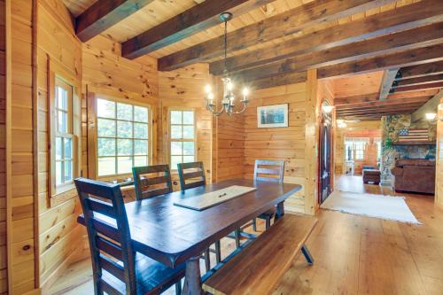 Spottswood House | Peaceful Raphine Cottage w/Deck & Fireplace!