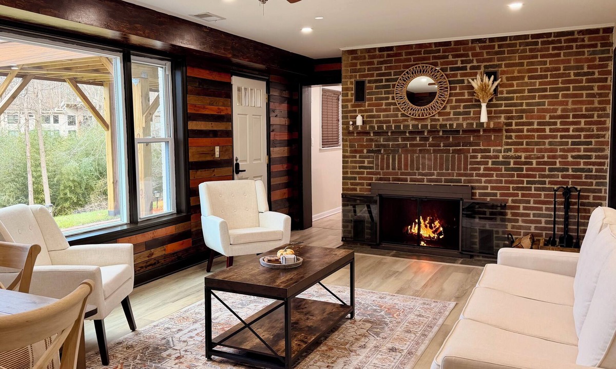 Springfield Apartment | Peaceful Unit with Scenic Views
