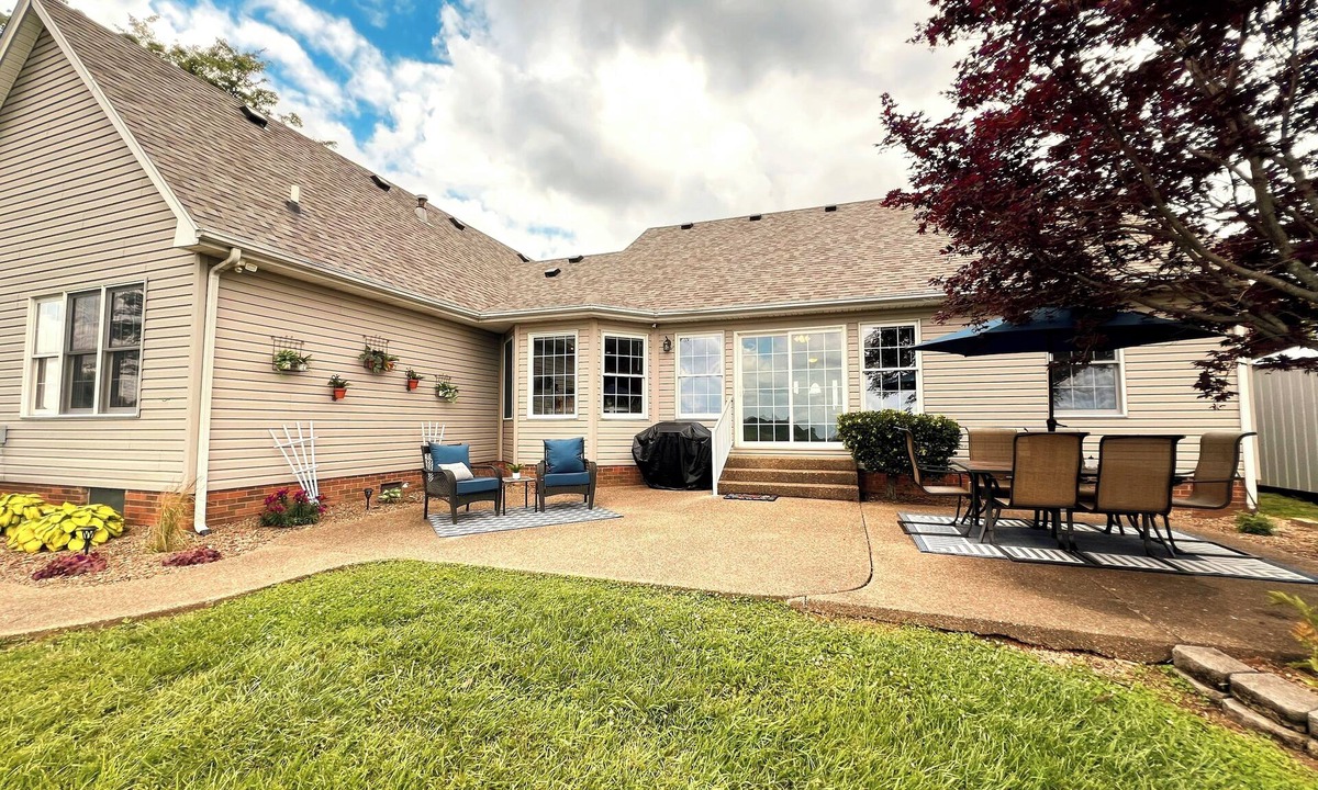 Rumsey House | Peaceful - View - Close to Owensboro - Modern Farmhouse