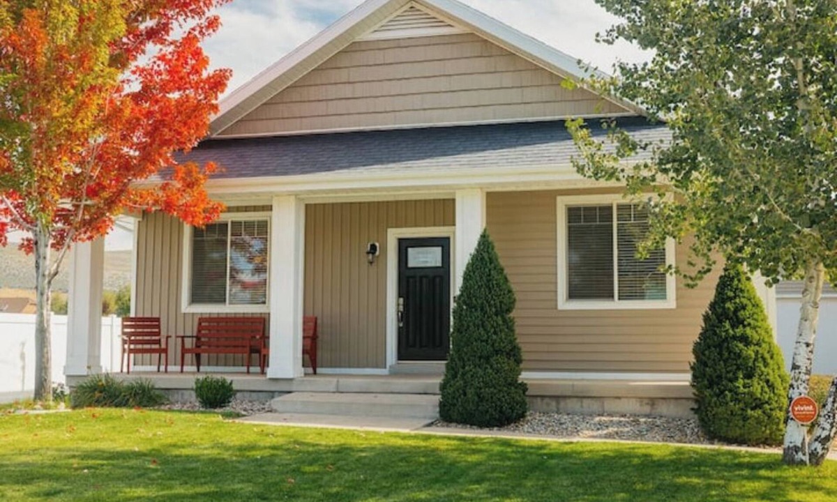 Heber House | Perfect Cottage. Sleeps 11, 5BD, 3BR, Hot Tub Media Room, Large Yard, Fire Pit