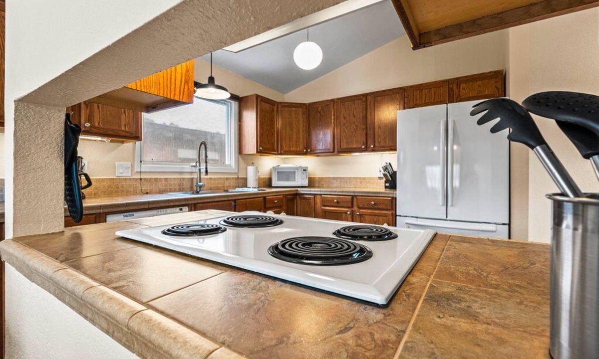 University Area Condo | Perfect for medical professionals and remote workers!