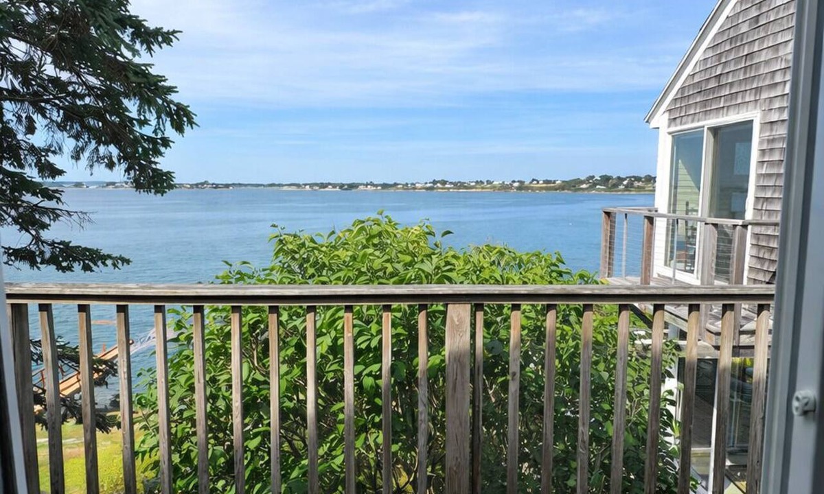 Mid-Coast and Islands Apartment | Perfect spot for a couples get-away, ocean views from the balcony and sitting area