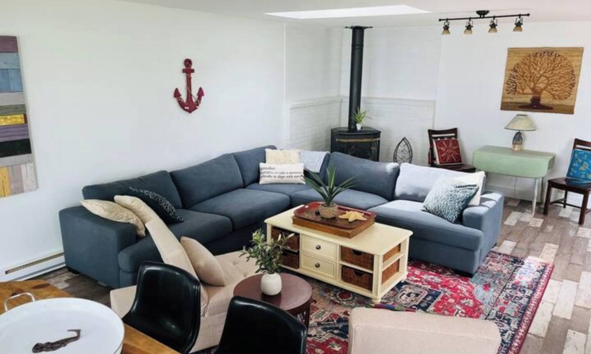 Cumberland Head House | Perfectly Found on the lake