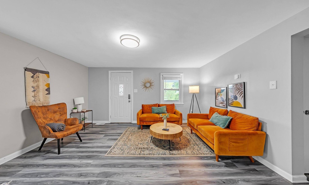 West Mifflin House | Pet-friendly 4br Near Kennywood & Pittsburgh 4 Bedroom Home