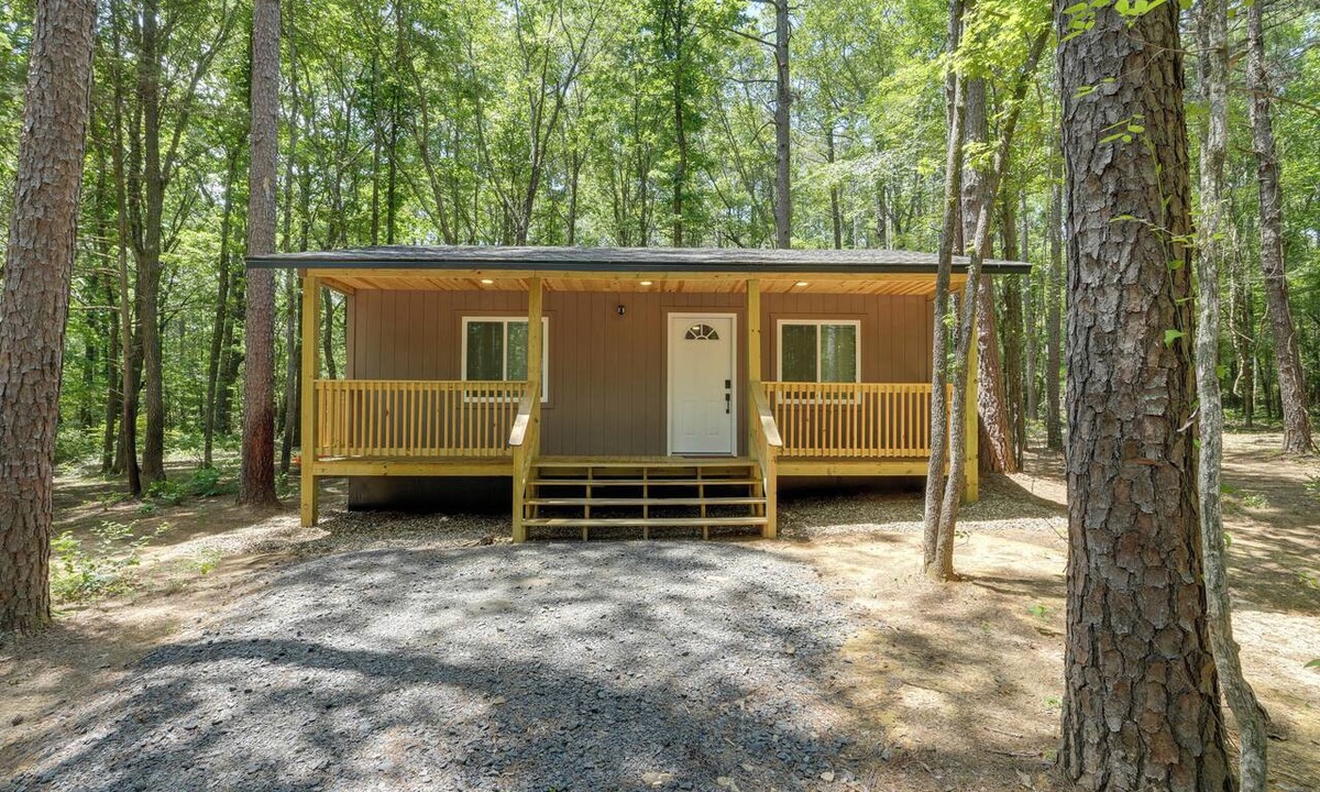 Cabot House | Pet-Friendly Cabot Country Escape