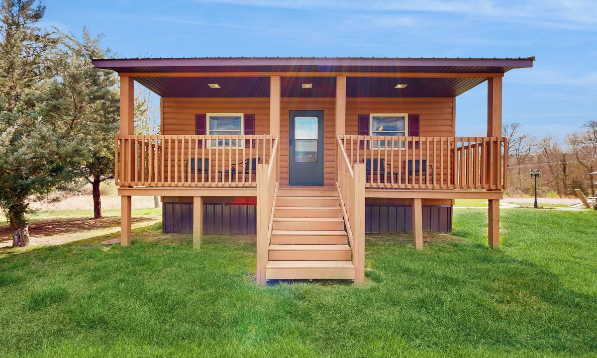 Murphysboro Cabin | Pet Friendly! Countryside Couples Stay in Illinois