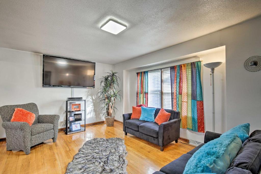 Waldron House | Pet-Friendly Getaway with Yard - 12Mi to Downtown KC