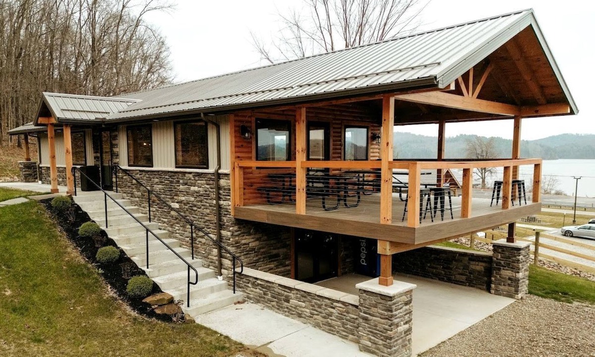 Scio Cabin | Pet-Friendly Tree Cabin by Tappan Lake with Lofted Space in Ohio