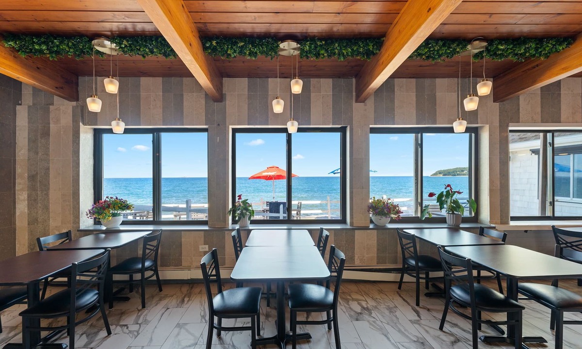 Plymouth Hotel | Pilgrim Sands on Long Beach