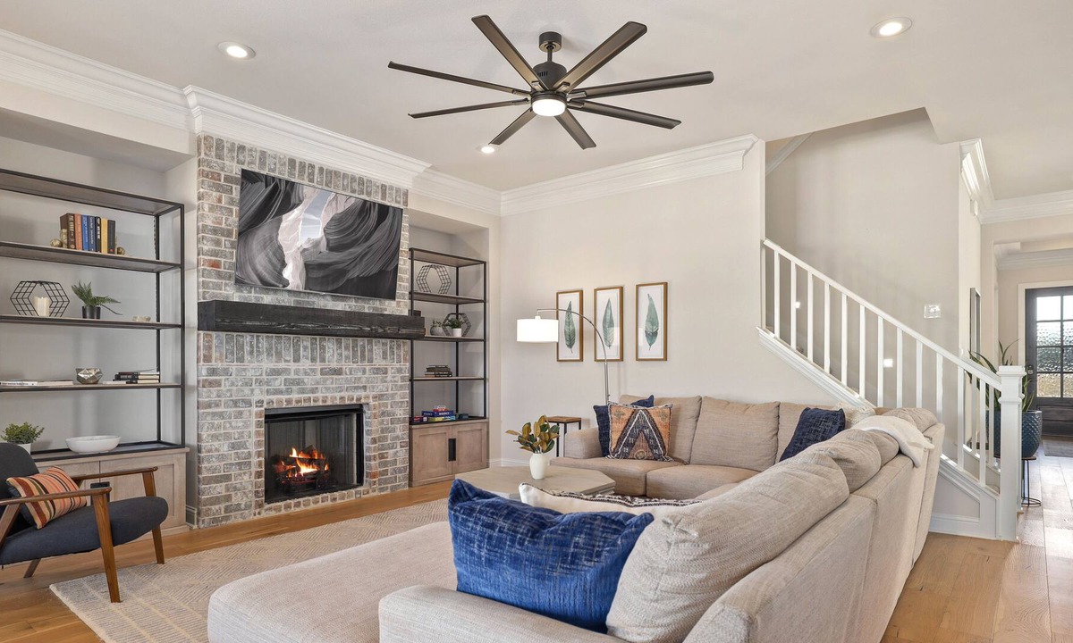 Rogers House | Pinnacle Place - Central Location in Rogers AR