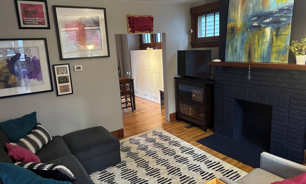 Pittsburgh House | Pittsburgh city views close to all, cozy & bright 1BR - King + Dedicated Office