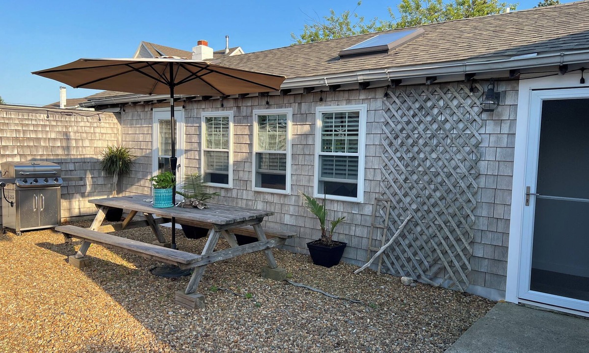 Newburyport Apartment | Plum Island Beach Studio - 4 Minute Walk to Beach!