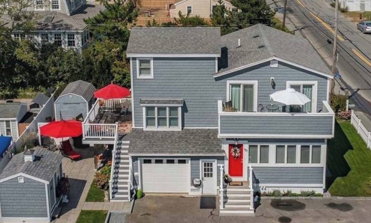 Newbury House | Plum Island Duplex | Two Attached Townhouses