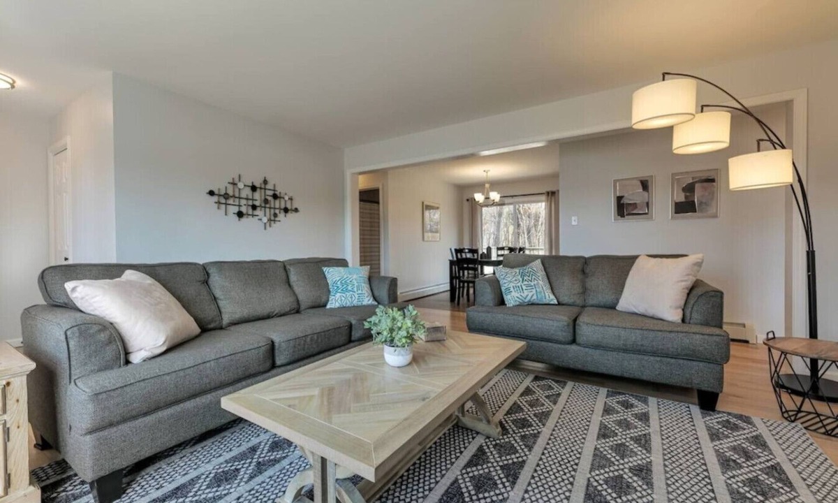Salsbury Cove House | Pondside View Family Friendly Home! [Moose Lodge]