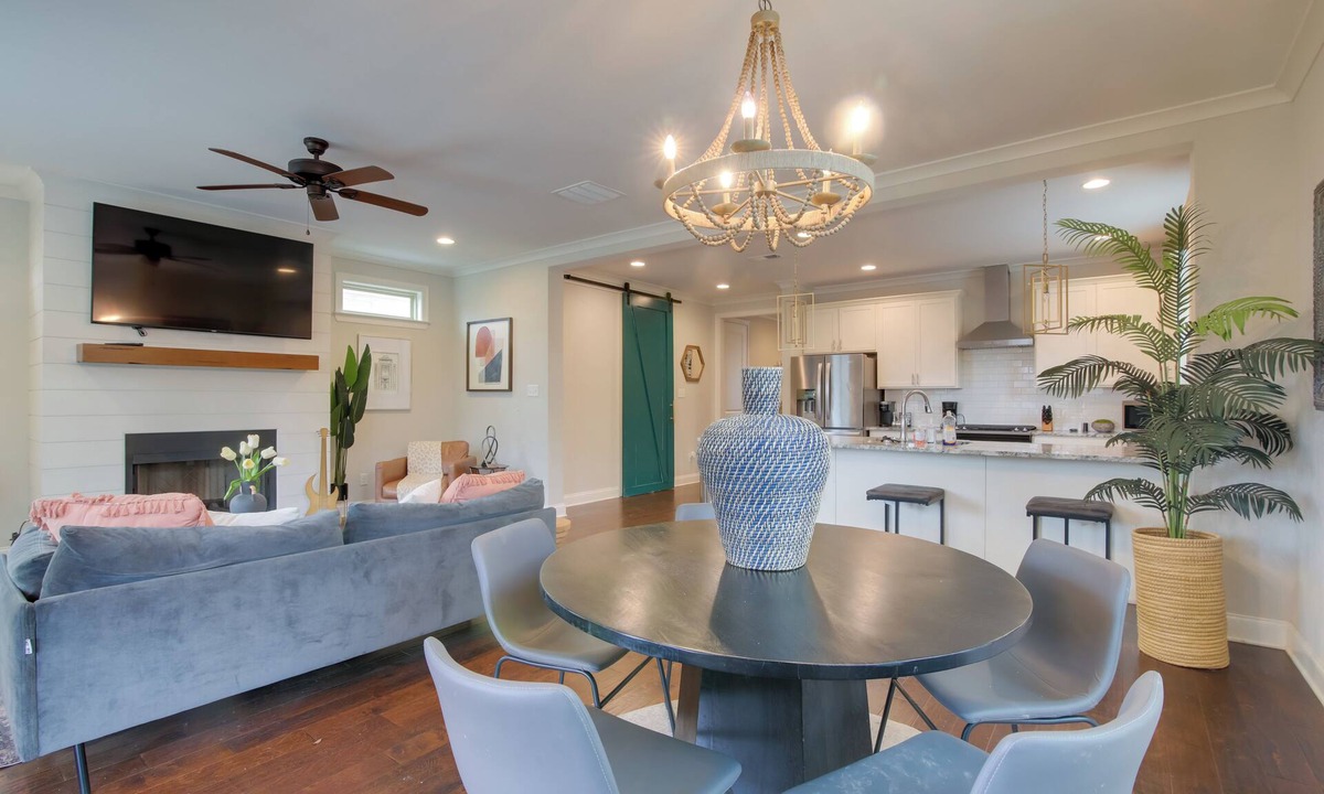 Cooper-Young Historic District House | Pool Table! Walkable Stay in Midtown MEM