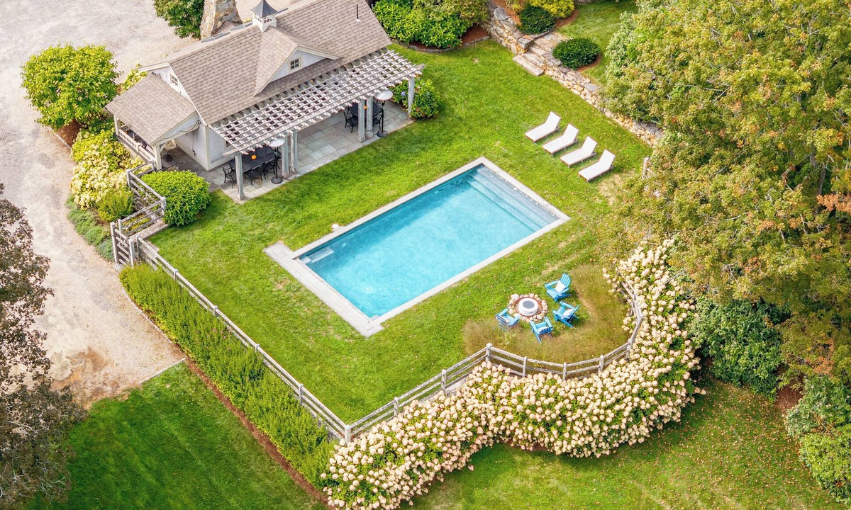 South Woodstock Cottage | Poolside Cottage at Woodstock Estates