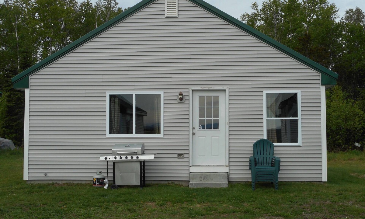 Shirley Cabin | Post and beam cabin with king and bunk