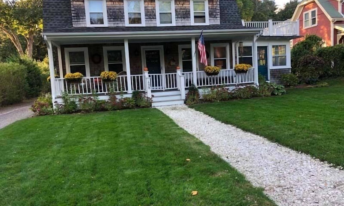 Centerville House | Prime Centerville Location. One mile to Craigville beach RPMS044