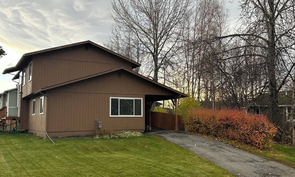 Abbott Loop Apartment | Private apartment. Located near everything!