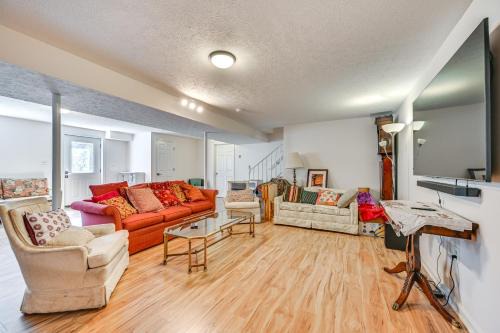 Berkeley Springs House | Private Deck: Berkeley Springs Getaway!