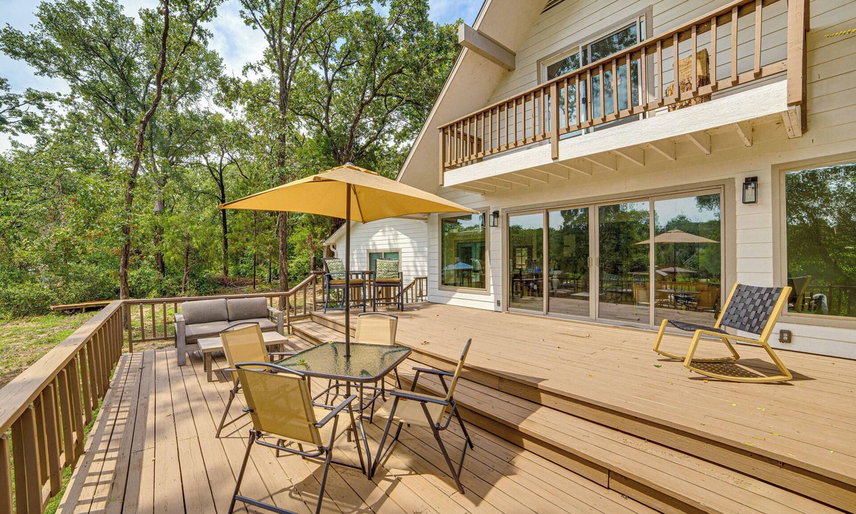 Eustace House | Private Dock: Waterfront Cedar Creek Lake Home