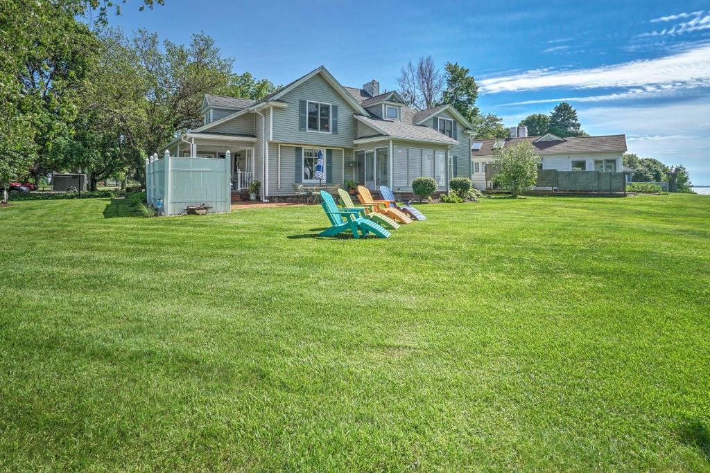 Ashtabula House | Private Waterfront Lake Erie Home w/BBQ Patio