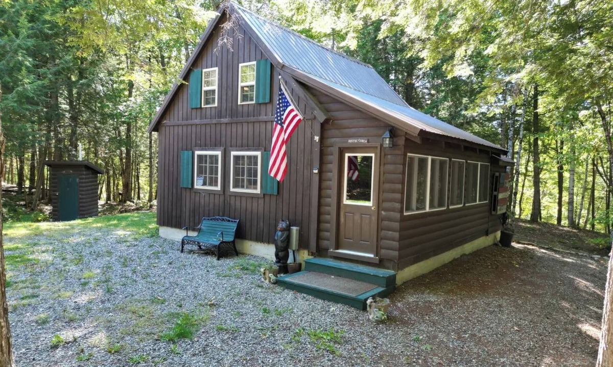 Lincoln Cabin | Quaint 1 Bedroom/1 Bath streamside Timber Frame cabin minutes from Lincoln, ME.