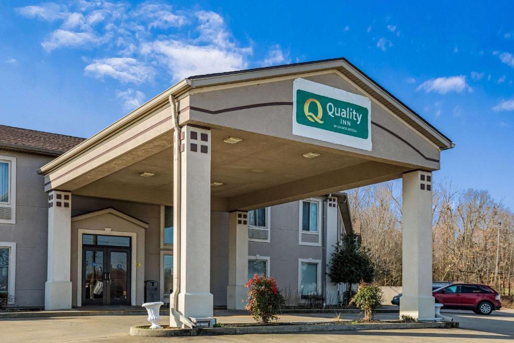 Calvert City Hotel | Quality Inn Calvert City - Paducah East