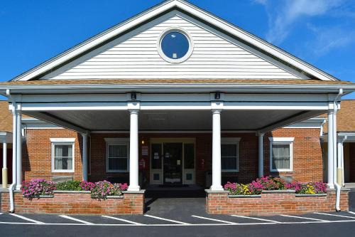 Raynham Hotel | Quality Inn Raynham - Taunton